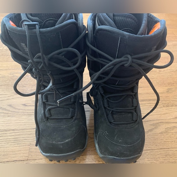 Black Snowboard boots (Size 5) Speed lace (Atlantis) - Picture 6 of 7